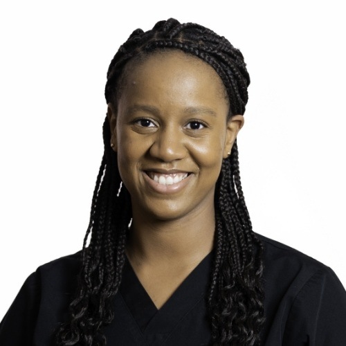 Dental hygienist Melissa Agyemang